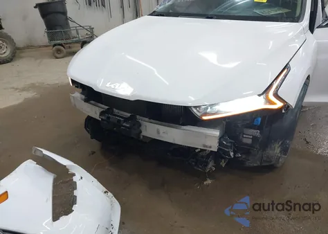 2023 Kia K5 Lxs z USA, uszkodzony, nr VIN 5XXG14J25PG183200